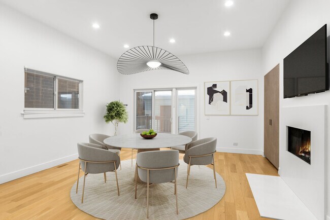 Building Photo - 1618 W Pierce Ave