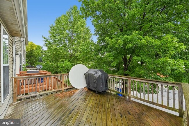 Building Photo - 1724 Emory St