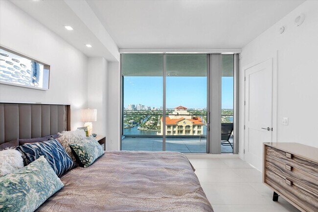 Building Photo - 151 N Seabreeze Blvd