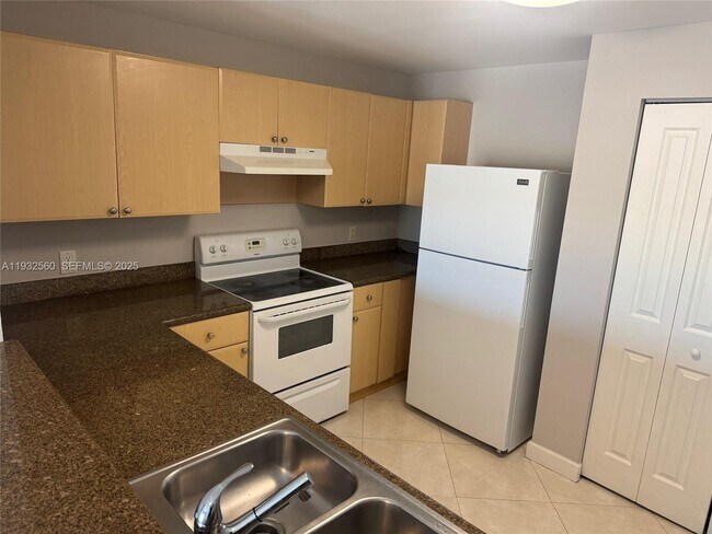 Building Photo - 2280 SW 32nd Ave