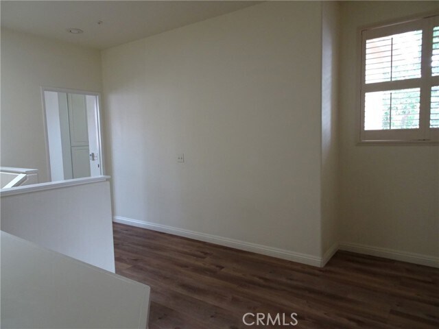 Building Photo - 406 N Kenwood