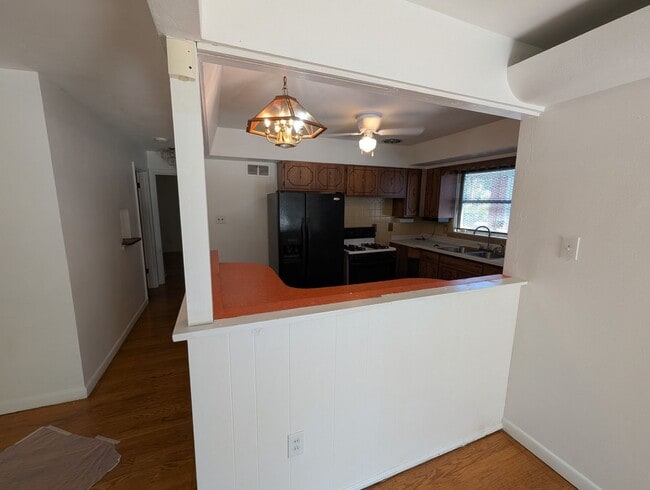 Building Photo - Kenwood Charmer - Section 8 Friendly