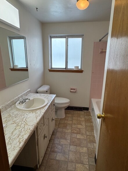 Building Photo - 12100 Countyline Rd