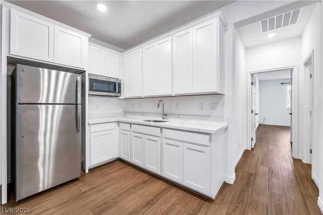 Building Photo - 1611 Dire Wolf Ave
