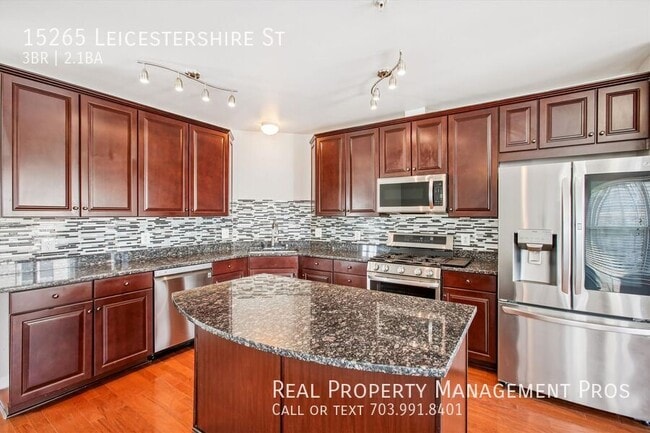 Building Photo - 15265 Leicestershire St