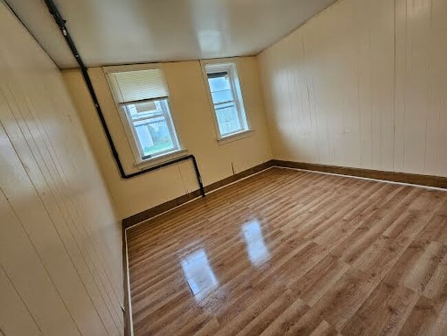 Building Photo - 1726 S 15th St