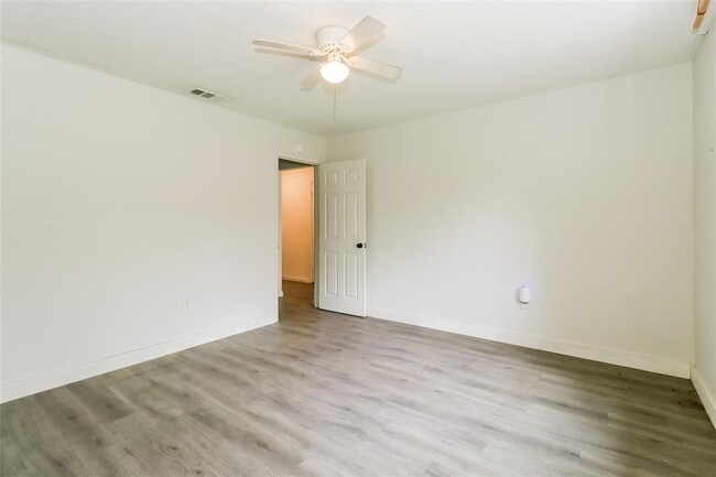 Building Photo - 2803 Cornish Cir