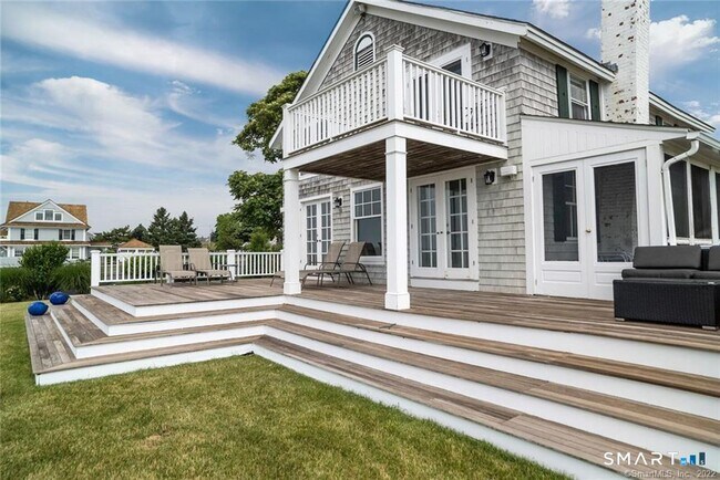Building Photo - 43 Soundview Ave