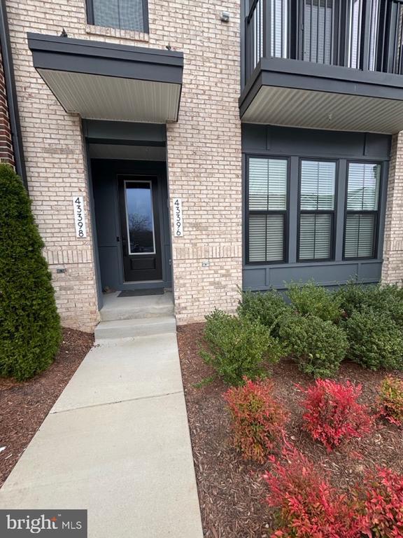 Building Photo - 43396 Farringdon Sq