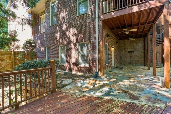 Building Photo - 614 Timm Valley Rd NE