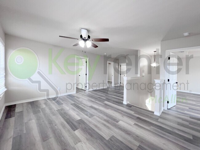 Building Photo - Beautidul 3bed/2.5 bath House in Edinburg. Don't Miss Out!