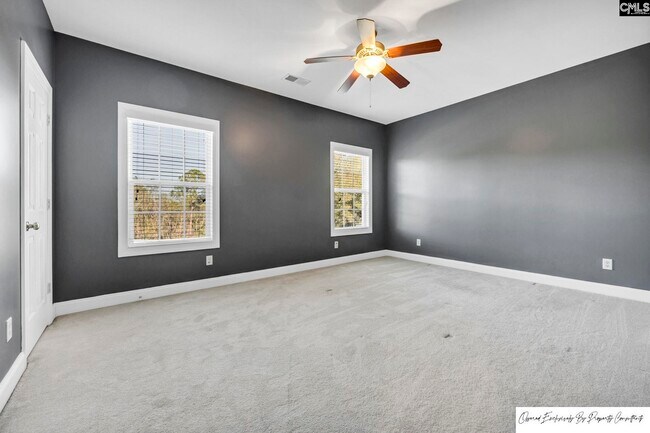 Building Photo - 120 Pinehurst Ct