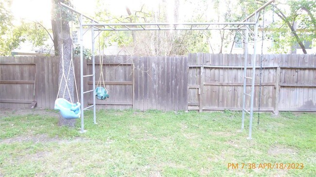 Building Photo - 9402 Towerstone Dr