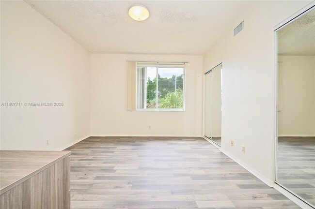 Building Photo - 69 Simonton Cir