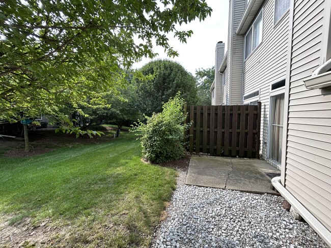 Building Photo - 1385 Redbridge Ct