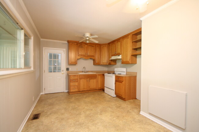 Building Photo - 4029 Knollbrook Dr NW