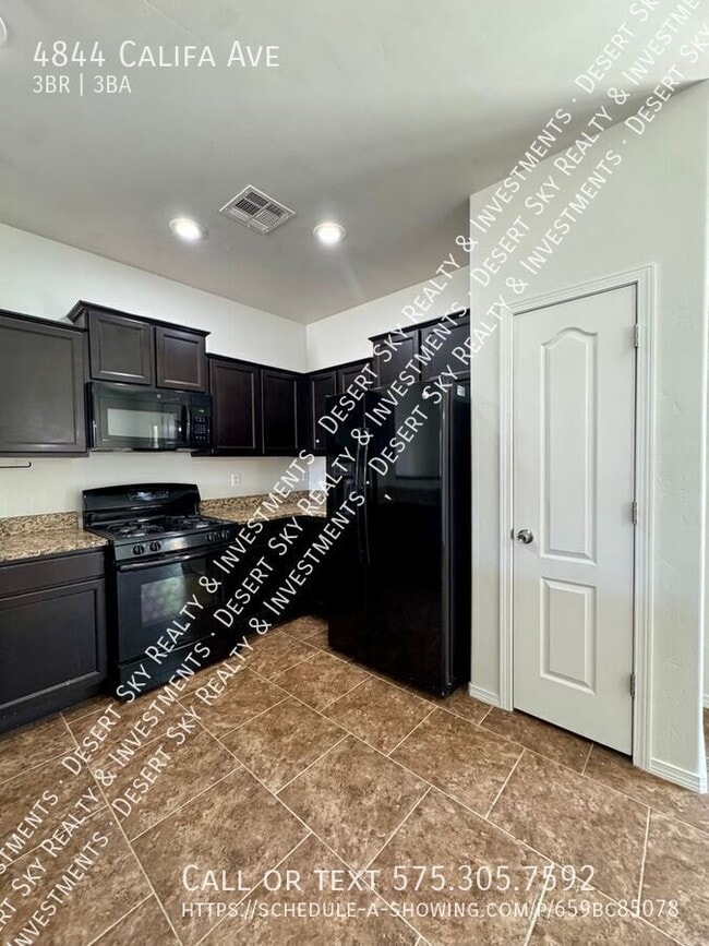 Building Photo - 4844 Califa Ave