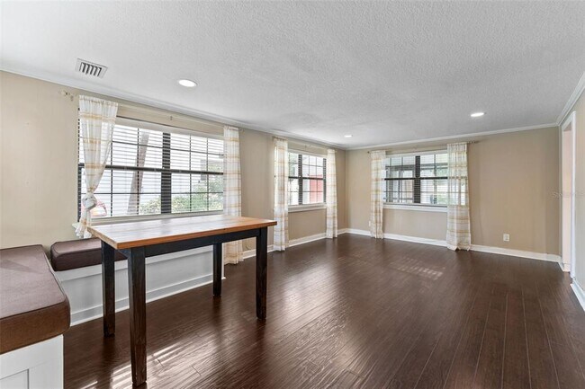 Building Photo - 4008 W Swann Ave