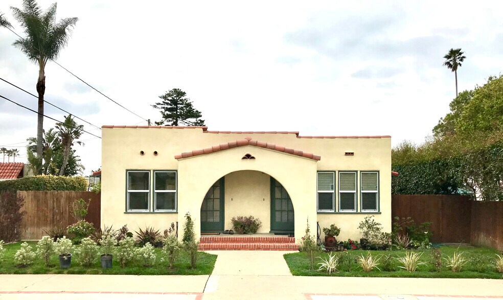 Duplex - 2218 San Marcos St