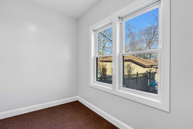 Building Photo - 1837 N Mason Ave