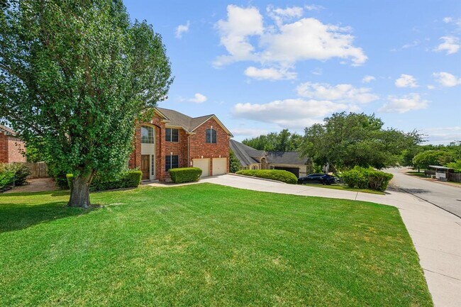 Building Photo - 11905 Lake Stone Dr