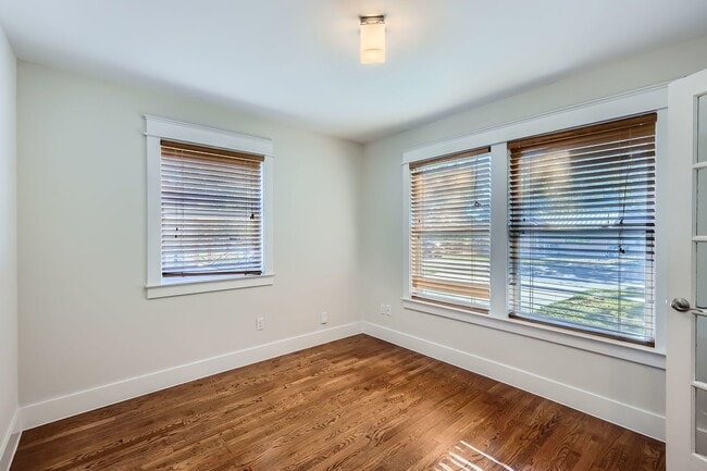 Building Photo - 1204 W St Johns Ave