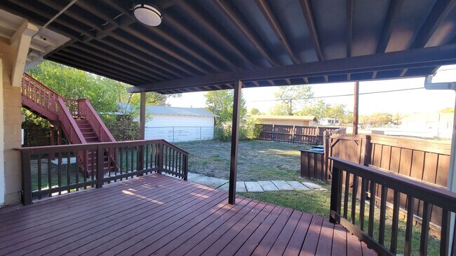 Building Photo - 237 Senisa Dr