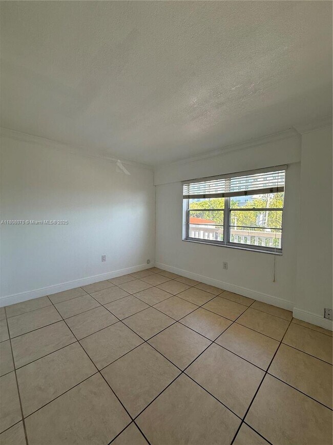 Building Photo - 22 Salamanca Ave
