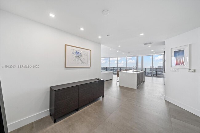 Building Photo - 488 NE 18th St