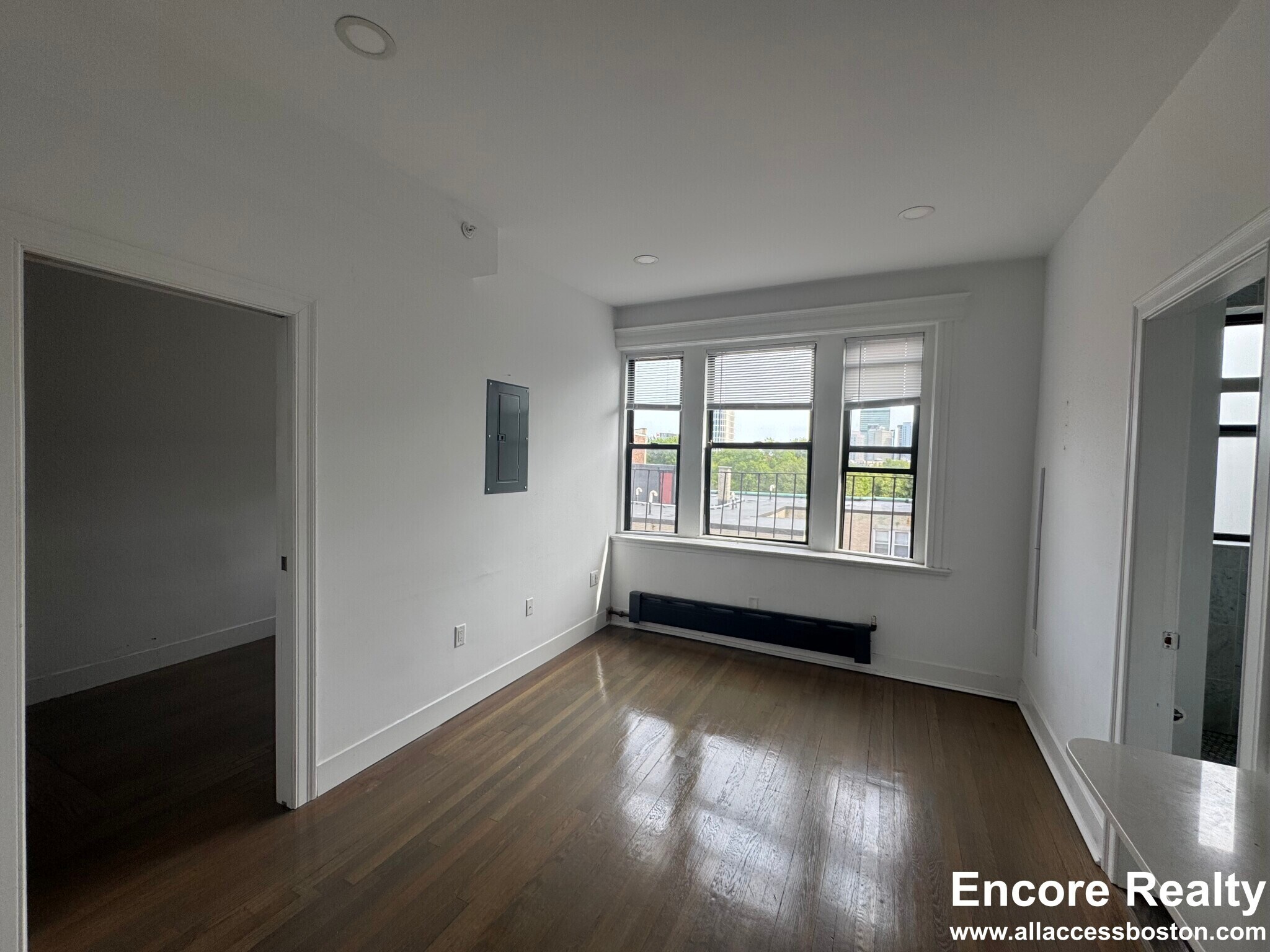 Building Photo - 11 Queensberry St