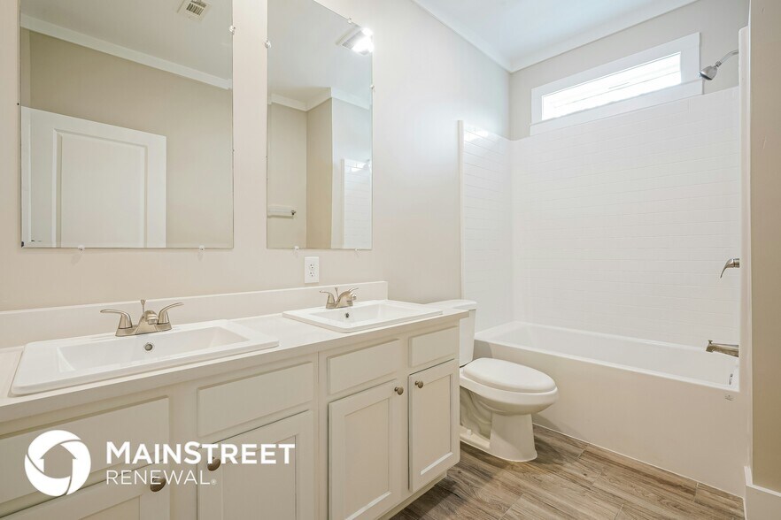 Building Photo - 2124 Belzise Terrace