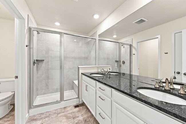 Building Photo - $2,995.95-3-Bed, 2.5-Bath Updated Townhouse in Broomfield!