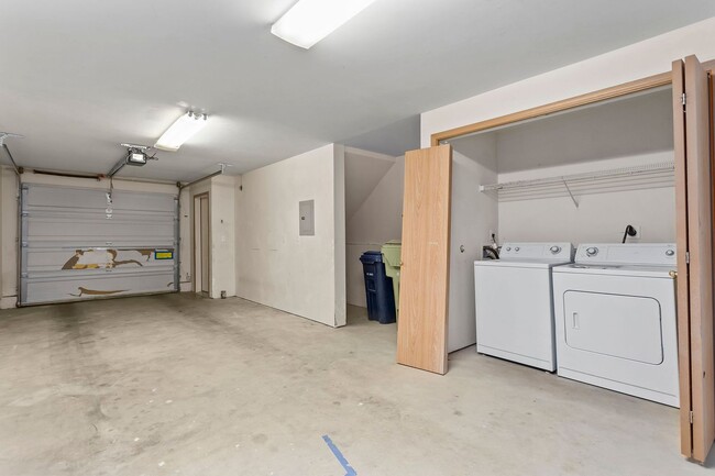 Building Photo - 5286SW