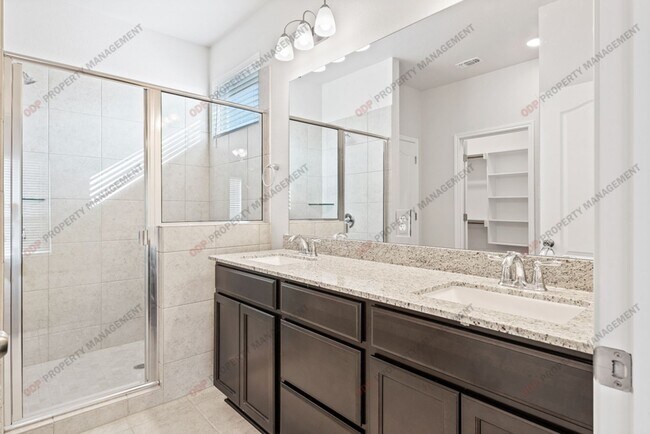 Building Photo - 2221 Chia Ct