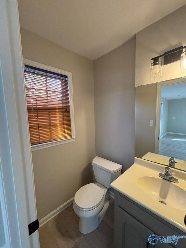 Building Photo - 1305 Hiwan Trail SE