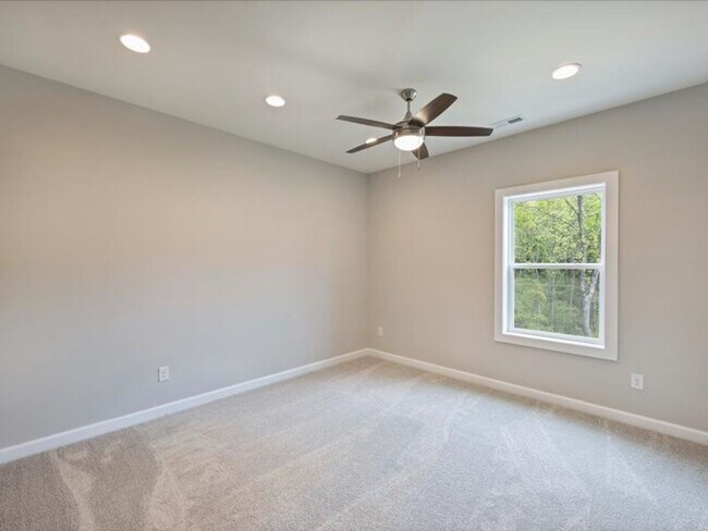 Building Photo - Modern Comfort Meets Timeless Style – Your...