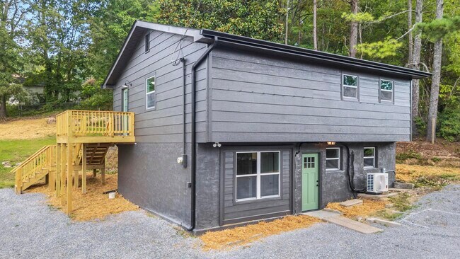 Building Photo - 932 Hurtt Rd