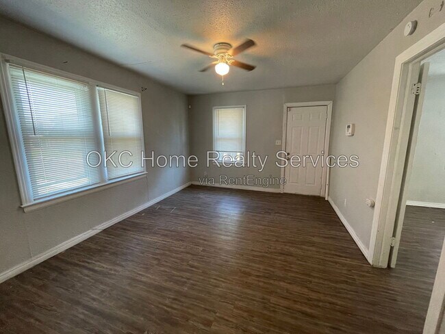 Building Photo - 3509 S Blackwelder Ave