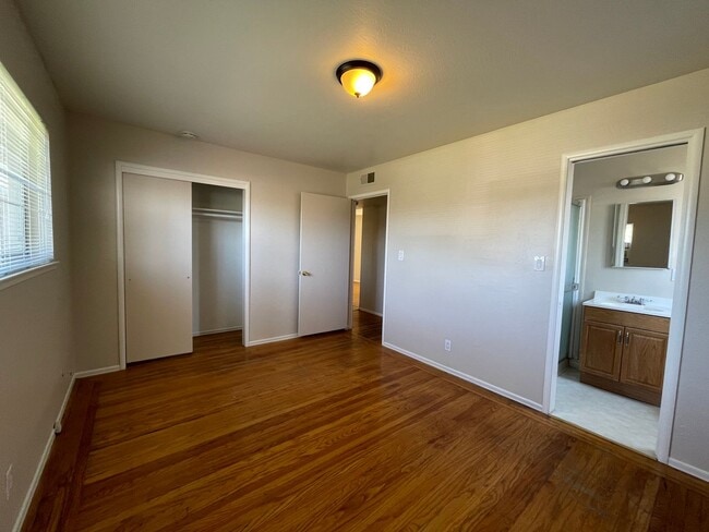 Building Photo - Single Story 3 Bedroom, 2 Bath Single Story Home with Huge Backyard!