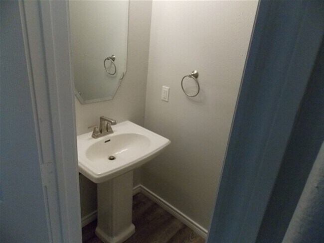 Building Photo - 13323 Ambrosa Dr