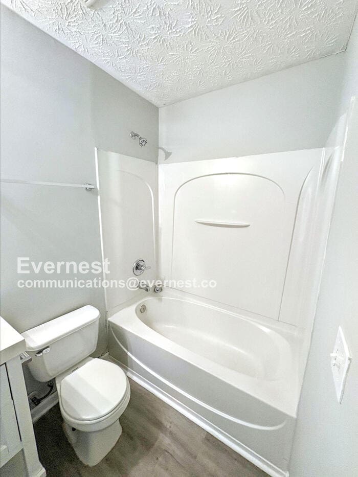 Building Photo - 2002 Grove Way