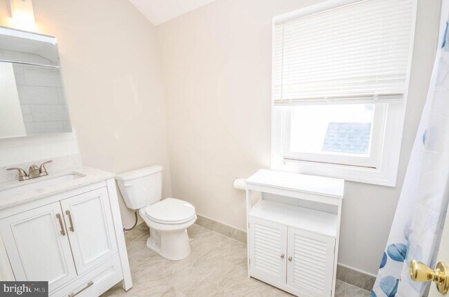Building Photo - 9107 Lindale Dr