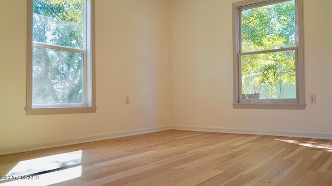 Building Photo - 3702 Rollins Dr