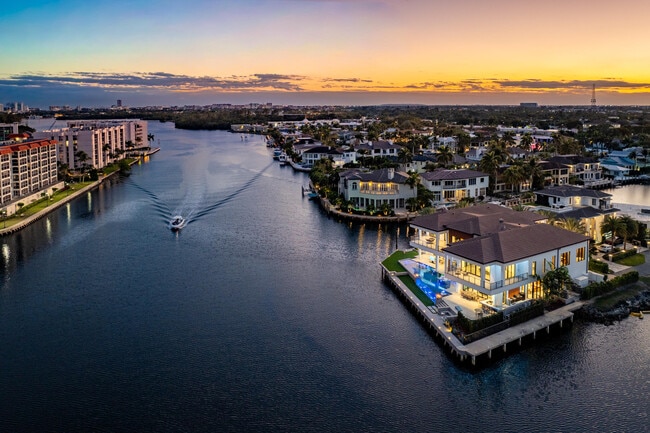 Building Photo - 2934 NE 8th Ave