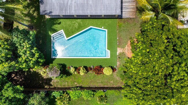 Building Photo - 5340 SW 115th Ave