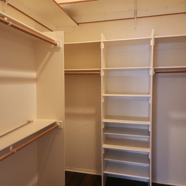 Building Photo - Single Level House in Carlsbad, 4 bed 2.5 bath, 3 car garage on a Cul de sac