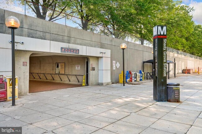 Building Photo - 709 Gaither Rd