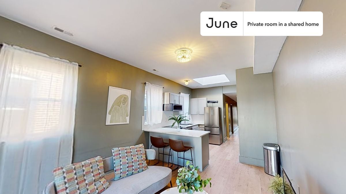 Building Photo - Room in Shared 4 bed/2 bath home in Columbia Heights
