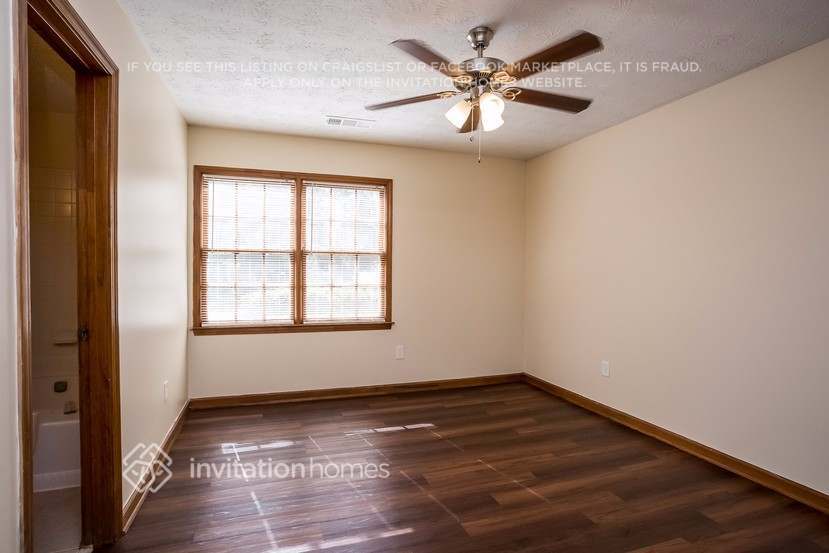 Building Photo - 608 Windsor Dr SE