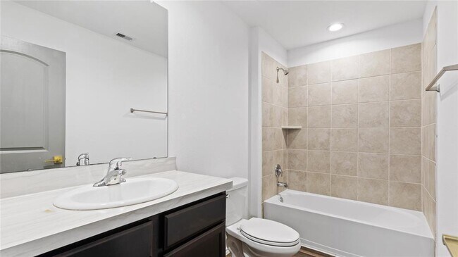 Building Photo - 2326 Spruce Clf Ln